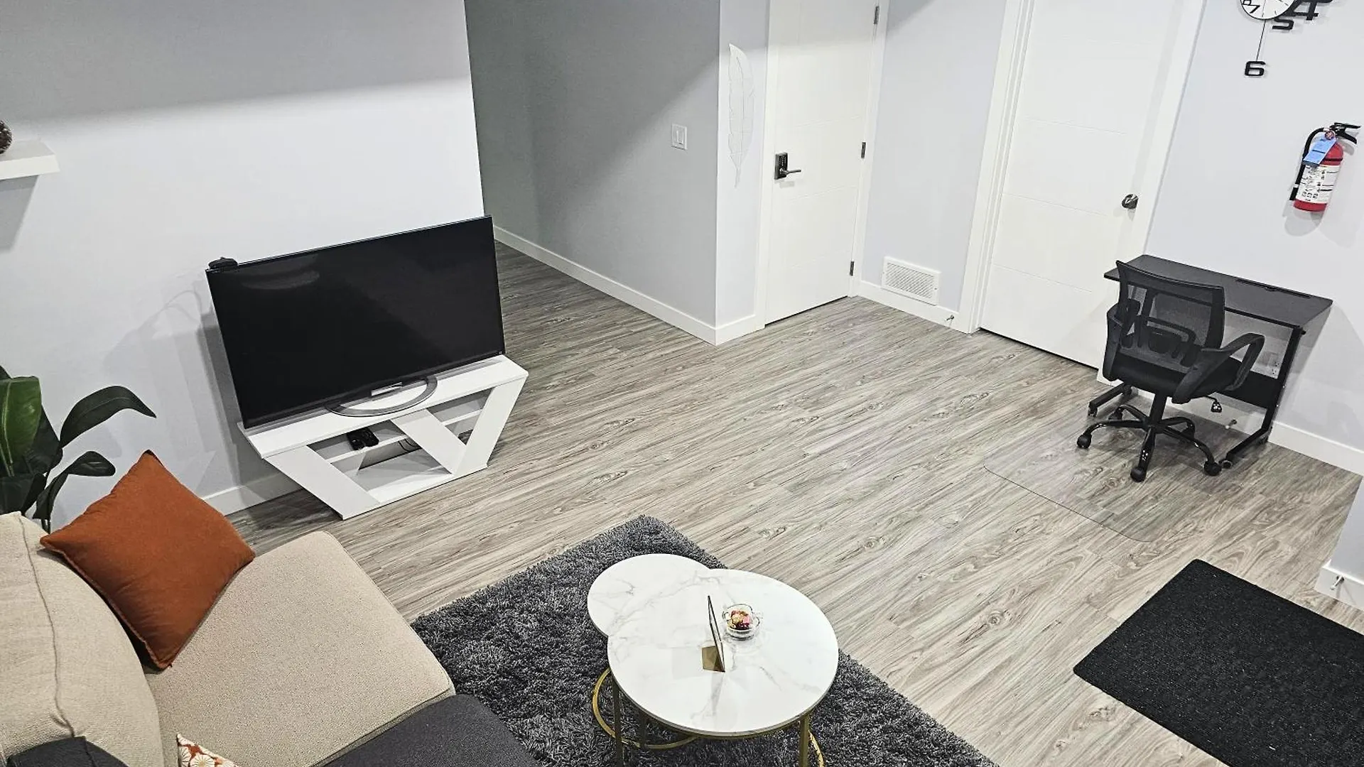 Guest Suite In Southeast YYC Nyaraló